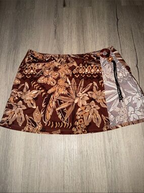Vintage Newport News floral wrap-style swim skirt cover-up- size L
